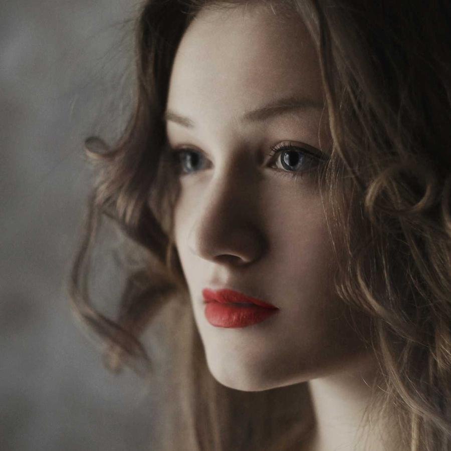 Makeup product placeholder — replace with real product photography